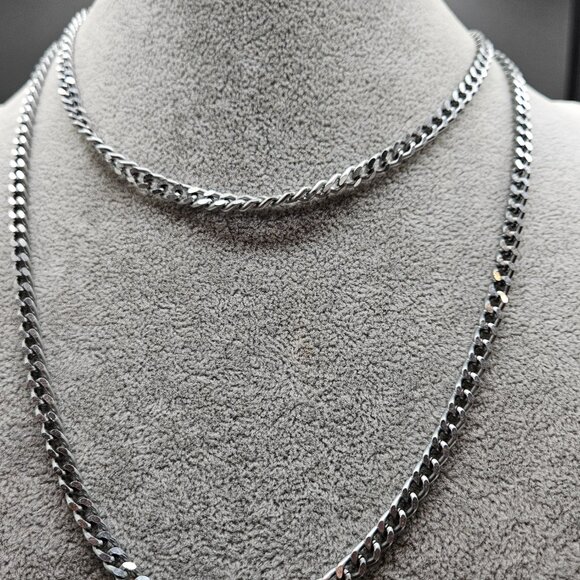 Sabika Three Chain Silver Necklace - Picture 6 of 8